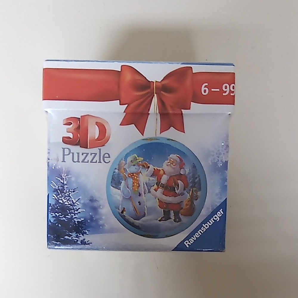 Ravensburger 3D Puzzle Christmas Ornament - Red and Blue Santa Gift